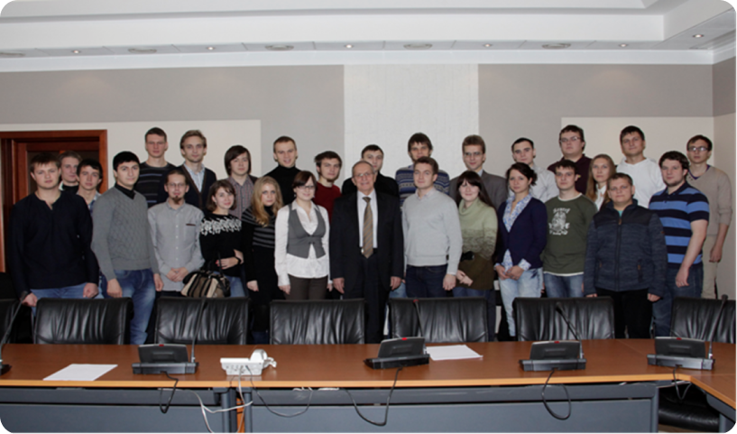 Ю.Г.Драгунов с выпускниками и дипломниками Э7 в АО «НИКИЭТ им. Н.А.Доллежаля»